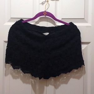 BRAND NEW Aeropastale  SHORT shorts . Medium Black